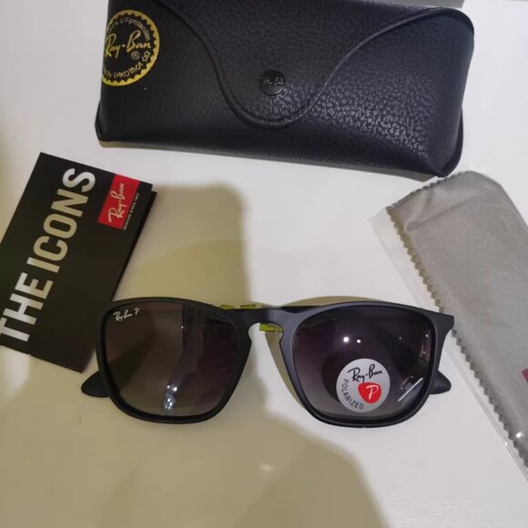 Ray-Ban New Wayfarer Polarized Sunglasses RB2132 Matte Black Grey Lens - Picture 1 of 7